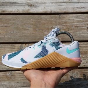 Women Size 7 Nike Metcon 5 Cross Training Sneakers